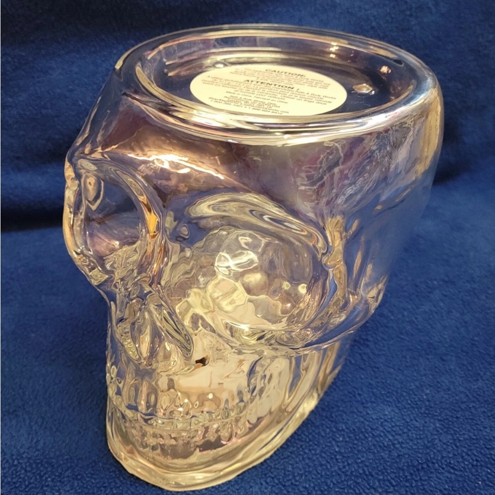 NEW 2021 Bath & Body Works Glass Skull 3 Wick Candle Holder Lights up